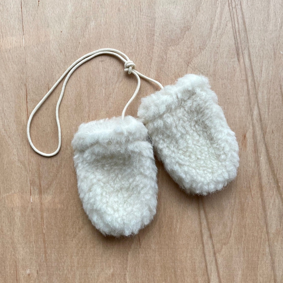 Drawstring store baby mittens